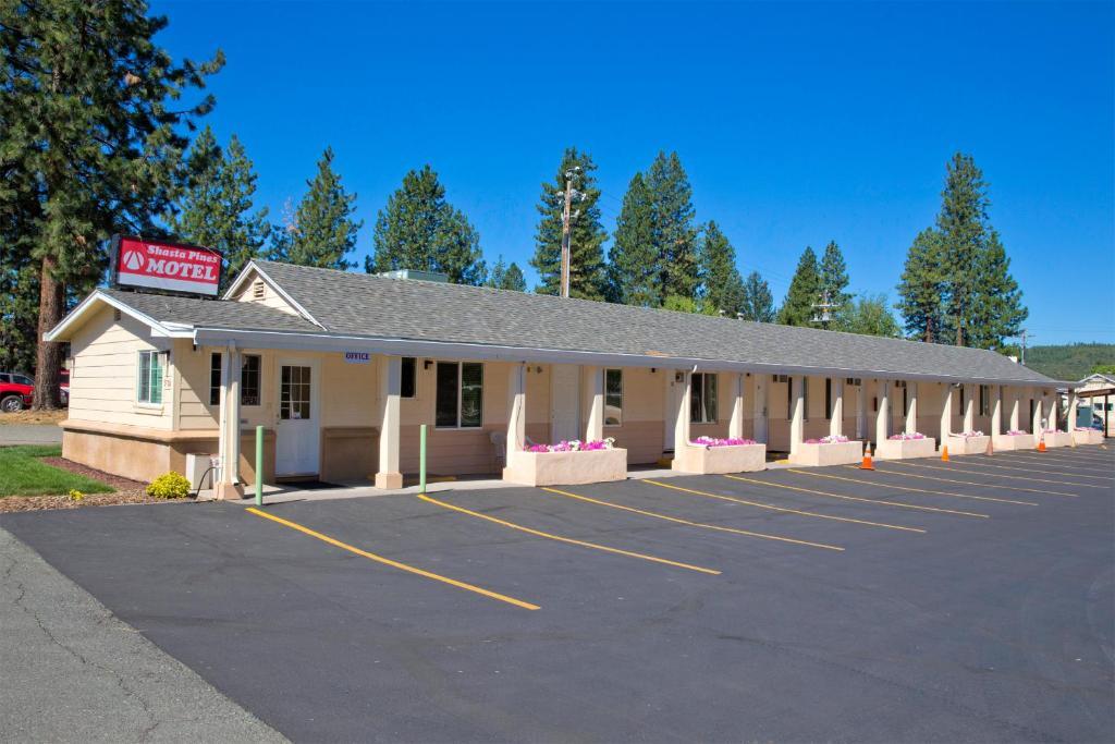 Shasta Pines Motel&Suites Burney Exterior foto