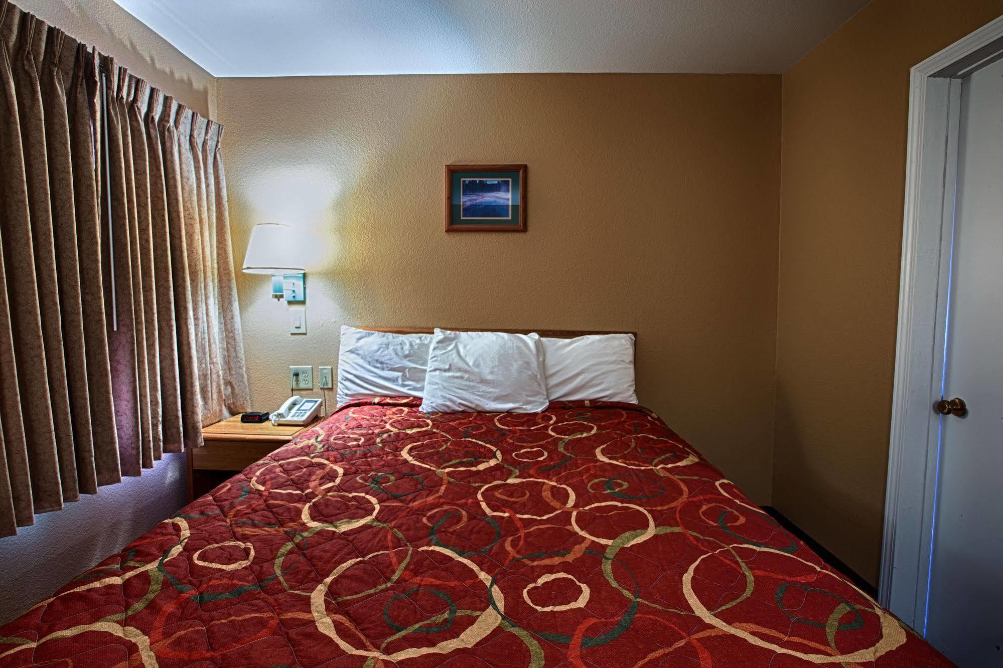 Shasta Pines Motel&Suites Burney Exterior foto