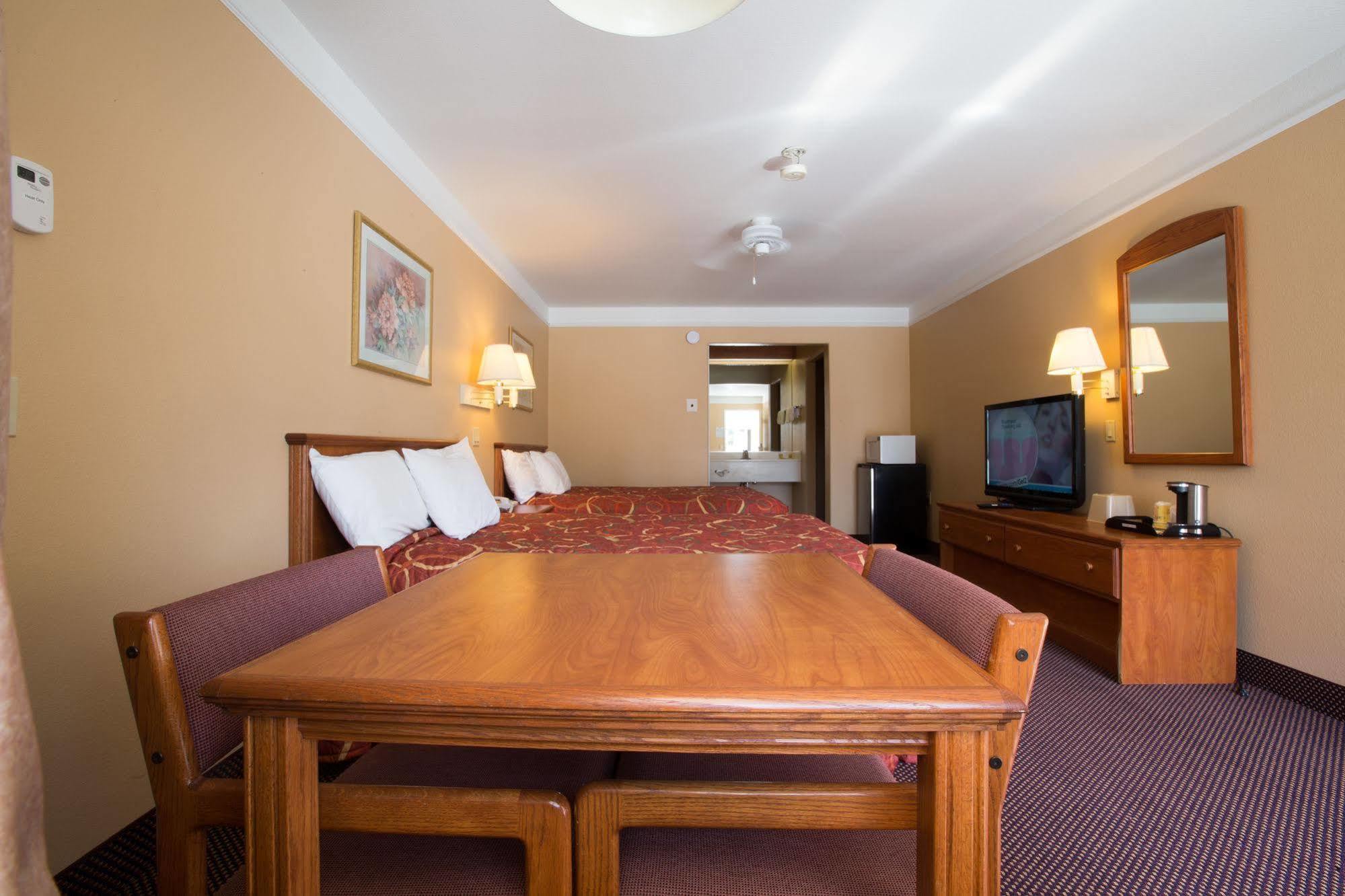 Shasta Pines Motel&Suites Burney Exterior foto