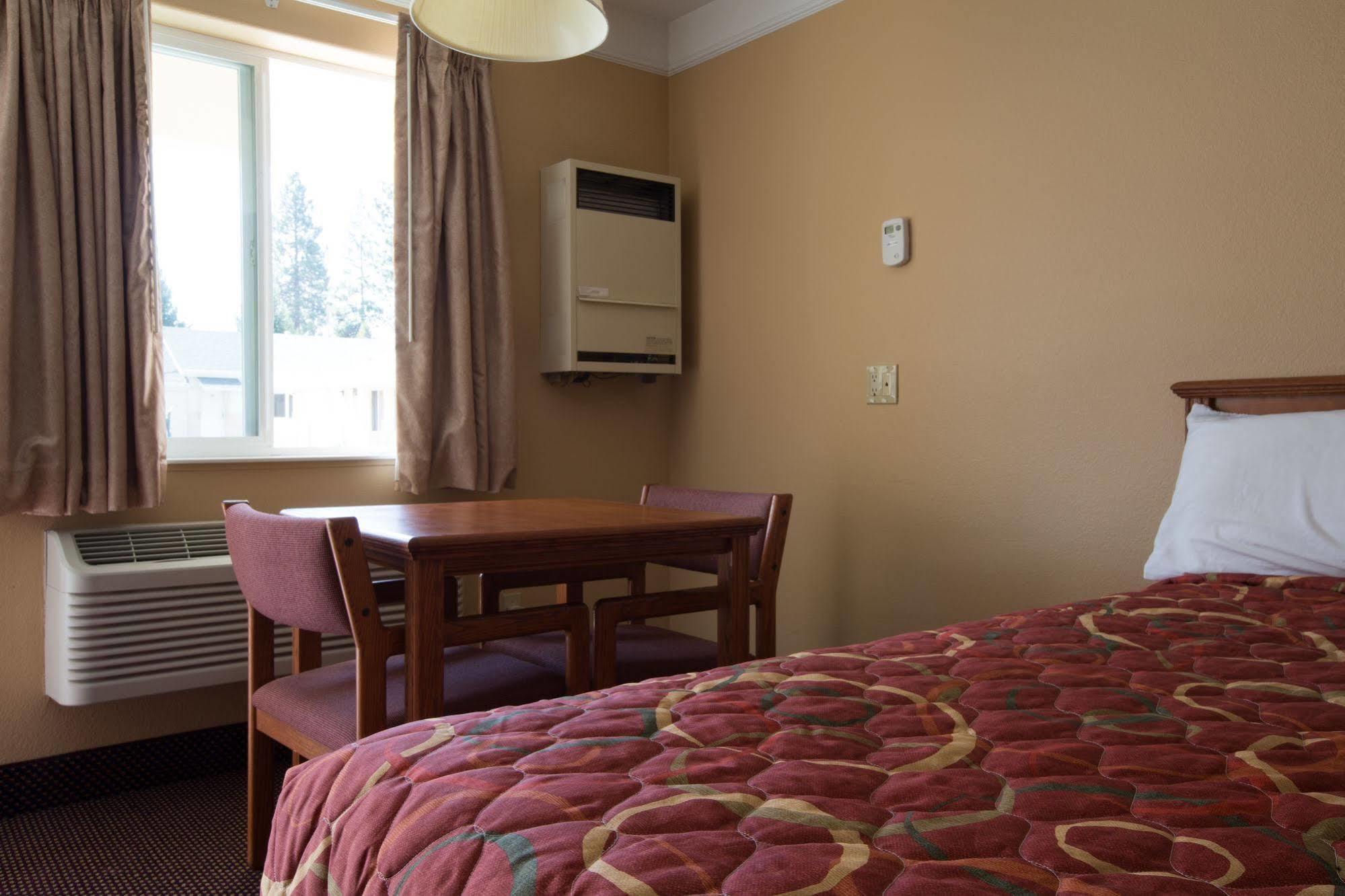 Shasta Pines Motel&Suites Burney Exterior foto