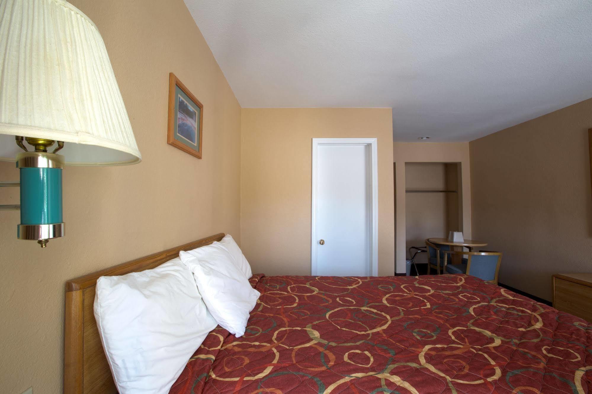 Shasta Pines Motel&Suites Burney Exterior foto